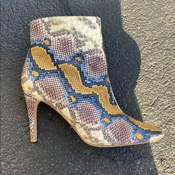 Express Shoes - Express yellow and blue snakeskin booties